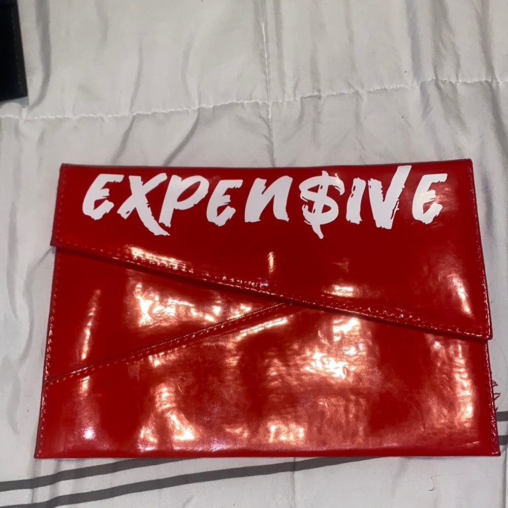 Clutch red